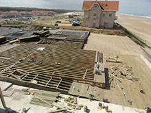 Terrasse-sur-la-plage-en-pin---REF-Biscarosse