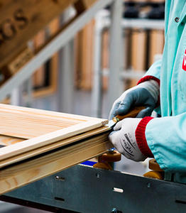 VELUX-3-Fenêtre-en-carrelet-lamellé-collé-pin-de-France